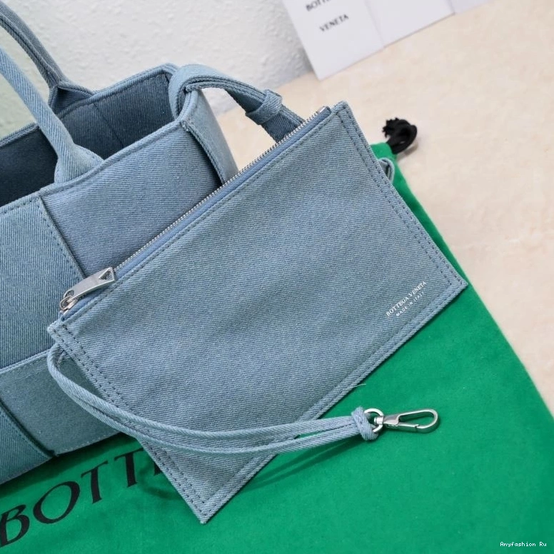 Versatile 68052 Bottega Shopping Bags Veneta 0819